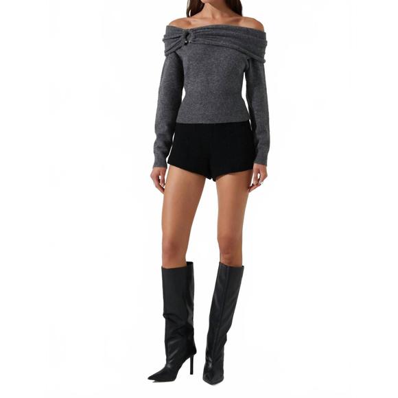 NEW ASTR wylie off shoulder sweater in charcoal - Picture 4 of 5